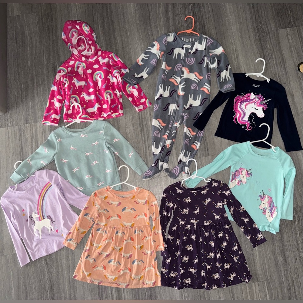 2T GREAT COND Unicorn Girls Lot. 8 items and a stuffed Unicorn